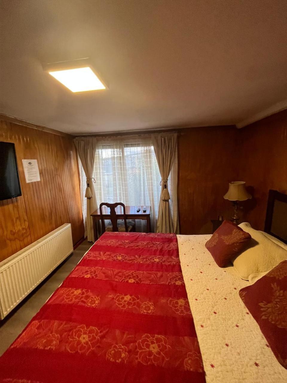 Hostal Espanol Coyhaique Εξωτερικό φωτογραφία