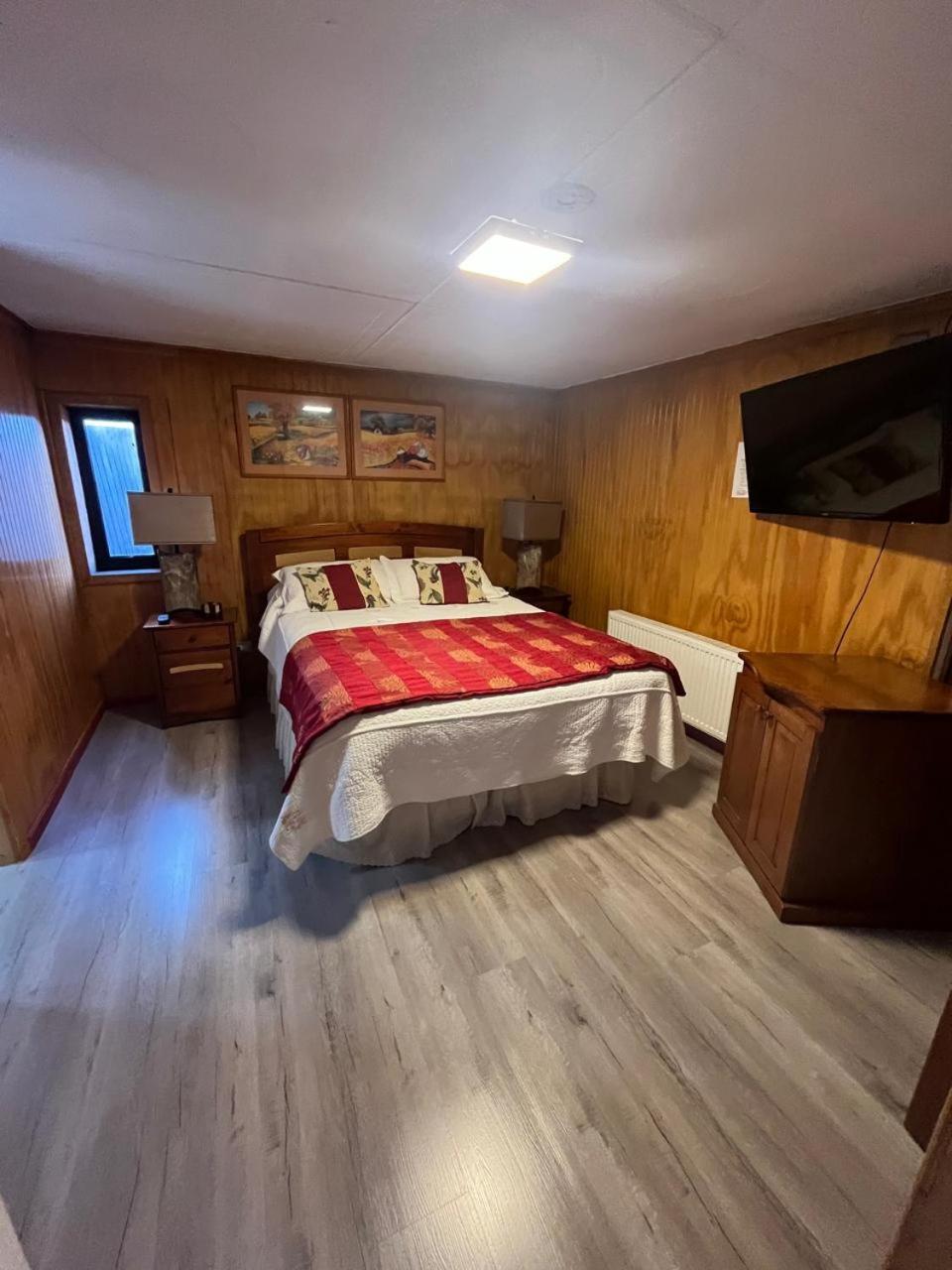 Hostal Espanol Coyhaique Εξωτερικό φωτογραφία