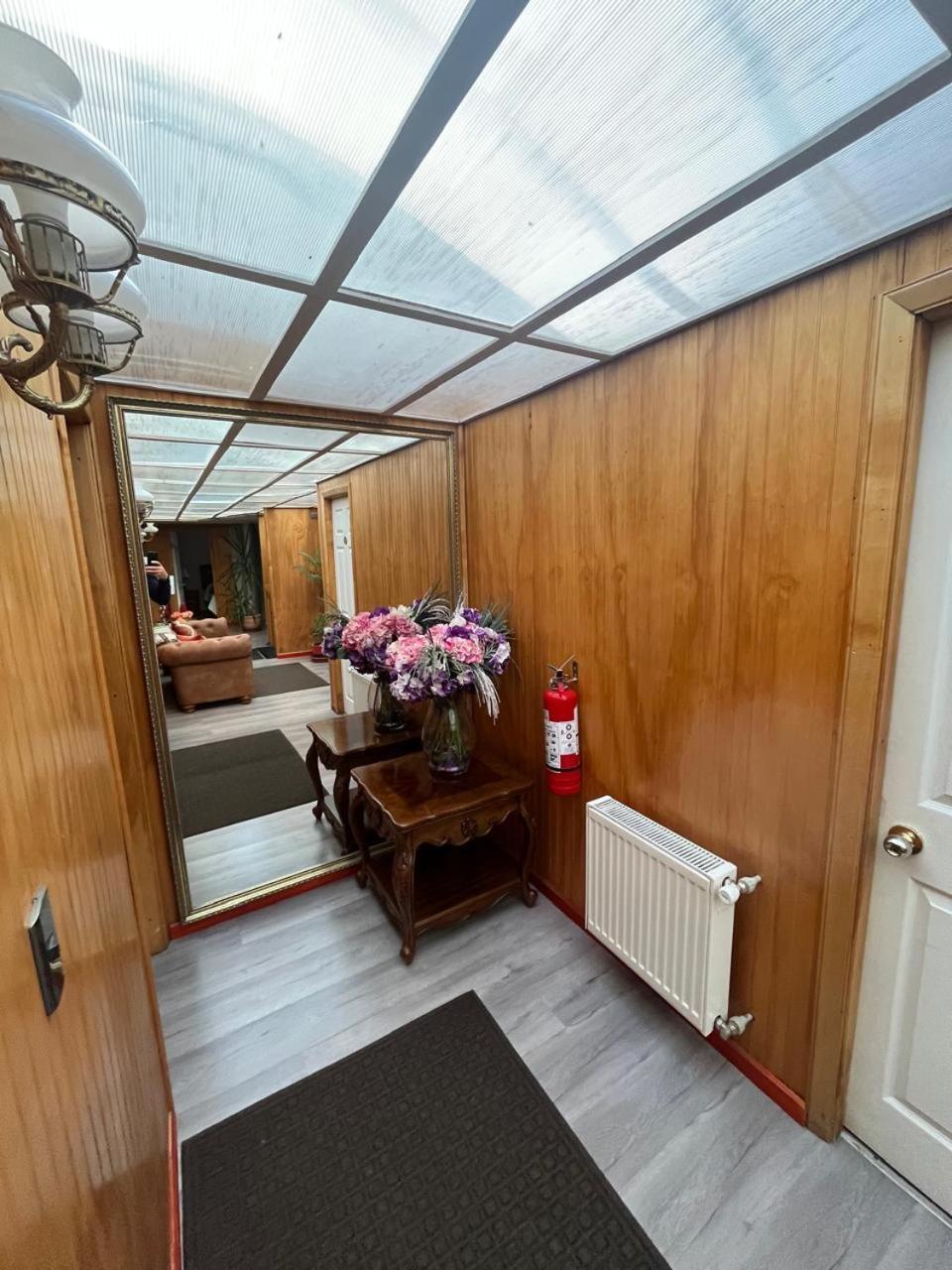 Hostal Espanol Coyhaique Εξωτερικό φωτογραφία