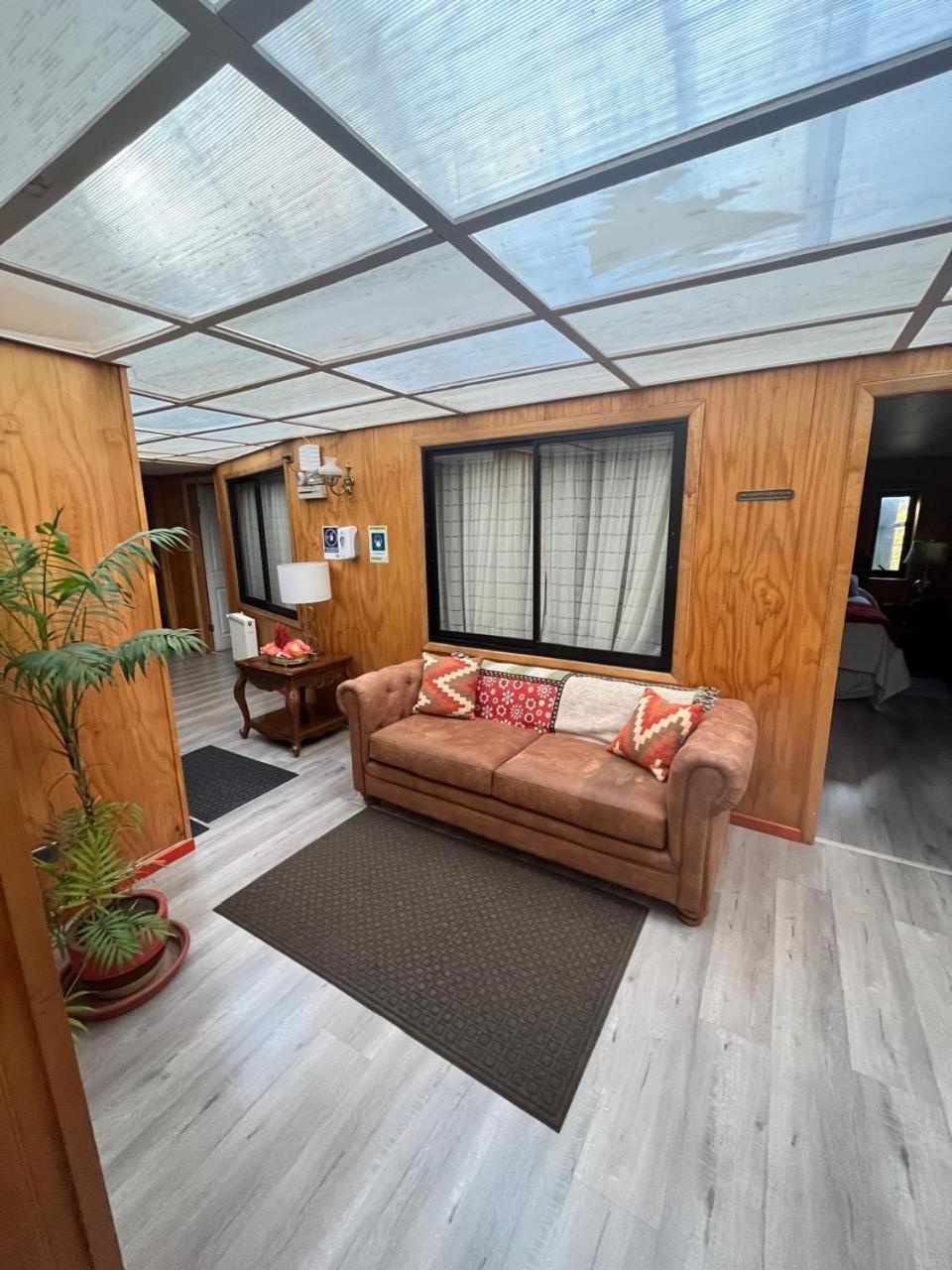 Hostal Espanol Coyhaique Εξωτερικό φωτογραφία