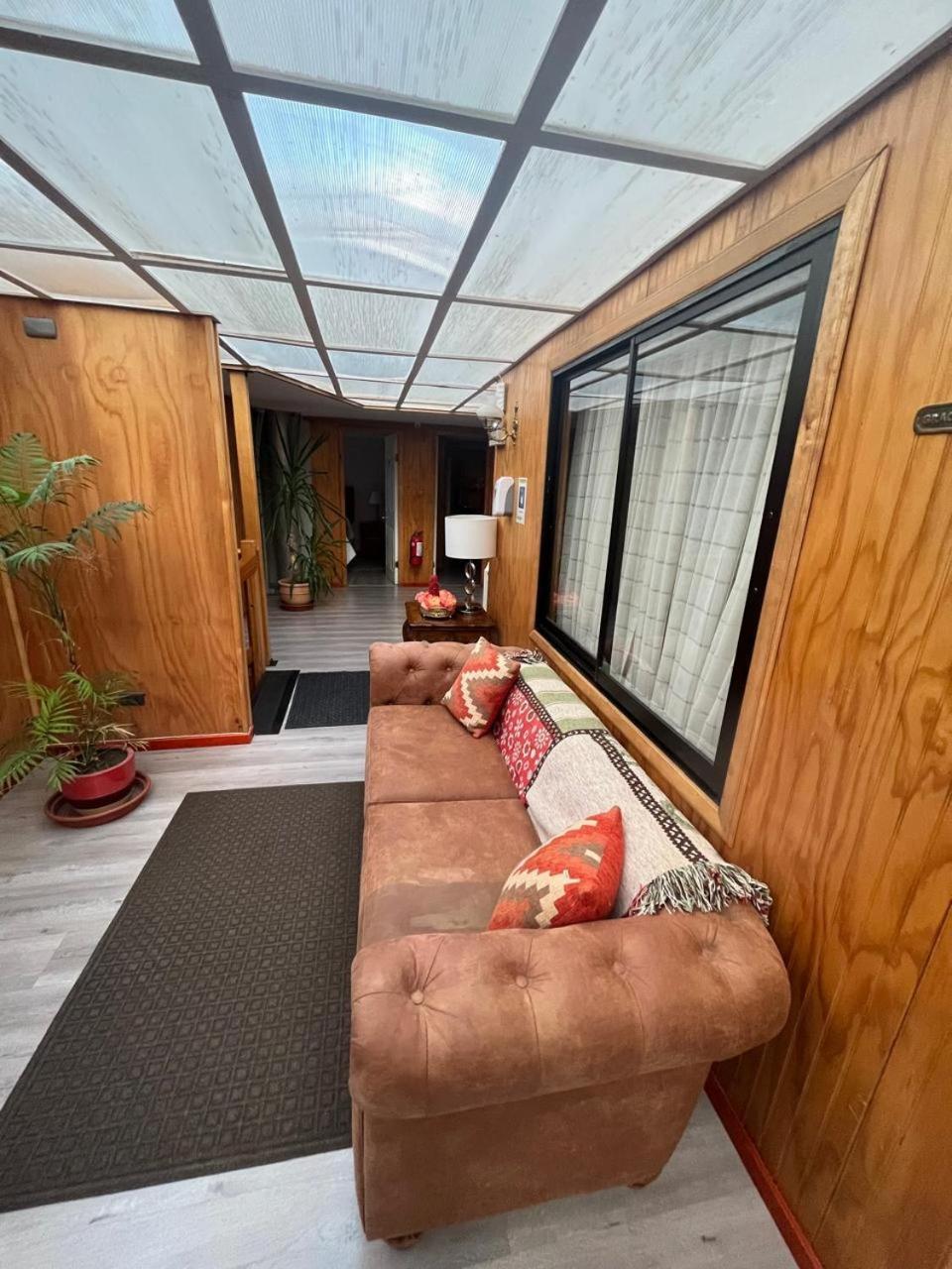 Hostal Espanol Coyhaique Εξωτερικό φωτογραφία