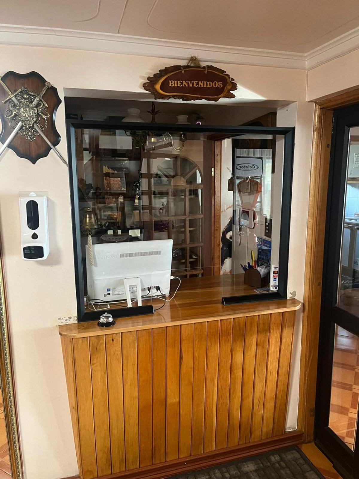 Hostal Espanol Coyhaique Εξωτερικό φωτογραφία