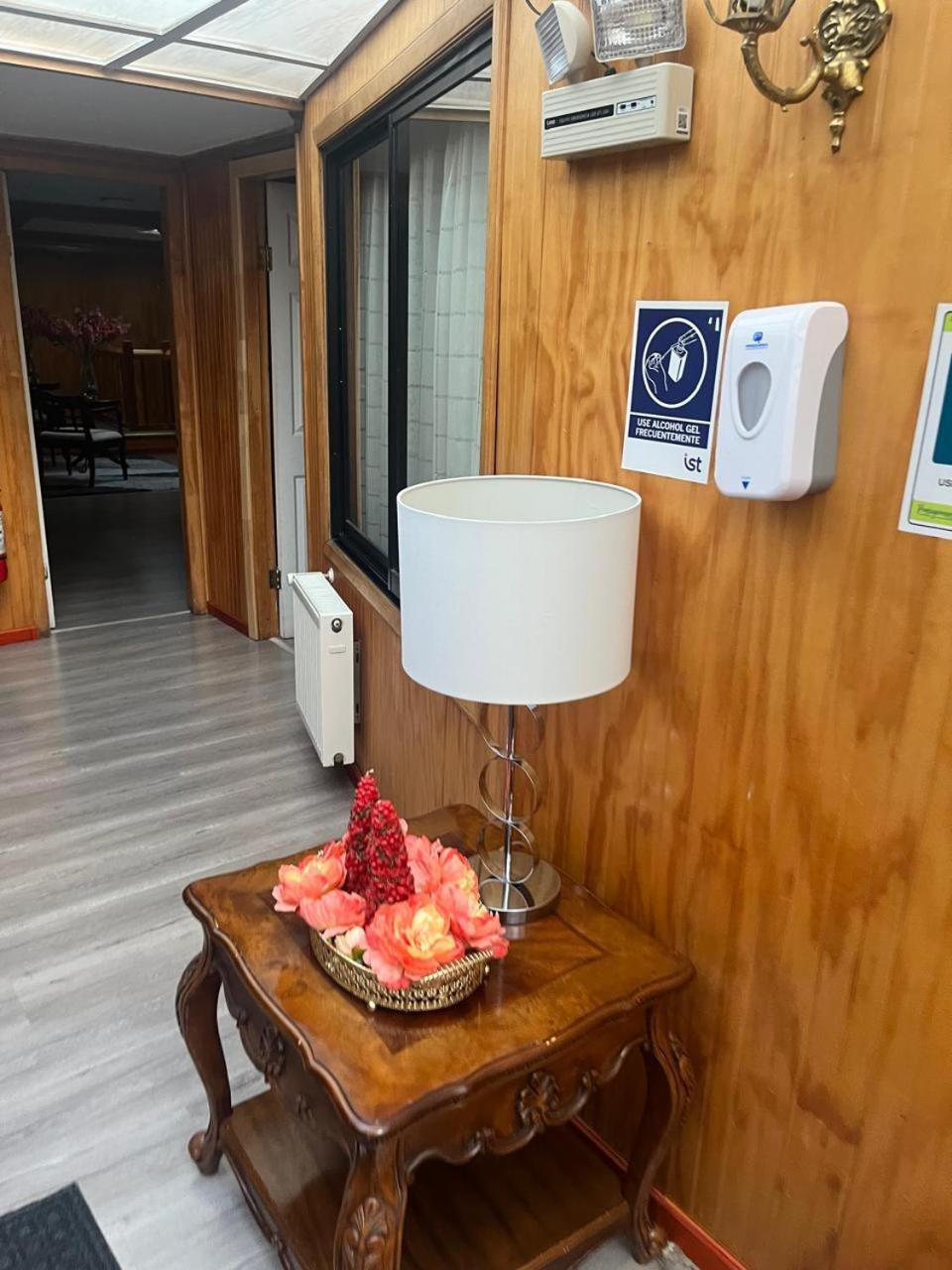 Hostal Espanol Coyhaique Εξωτερικό φωτογραφία
