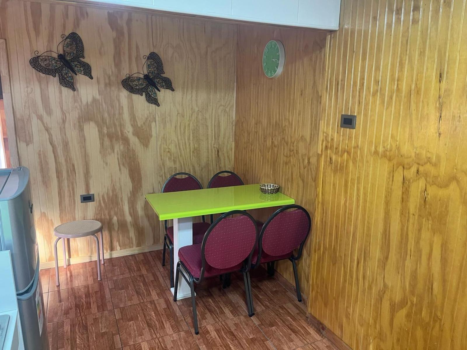 Hostal Espanol Coyhaique Εξωτερικό φωτογραφία