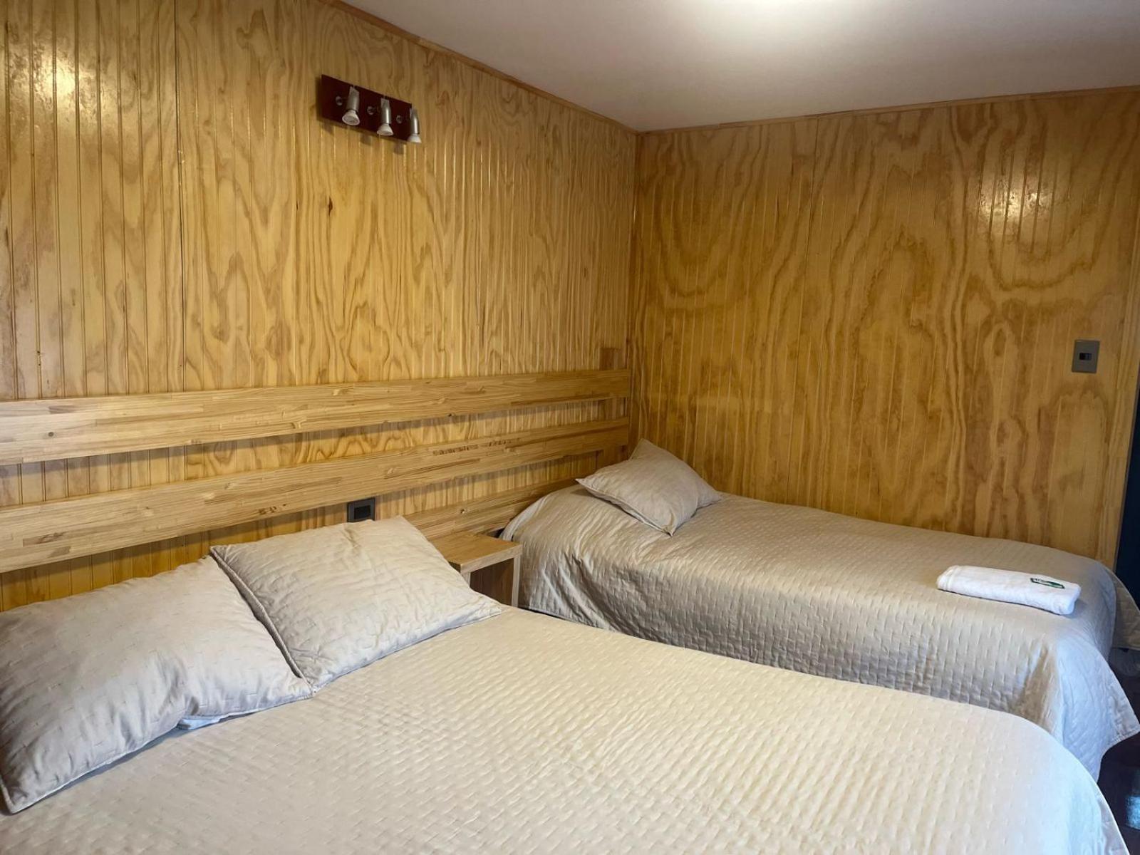 Hostal Espanol Coyhaique Εξωτερικό φωτογραφία