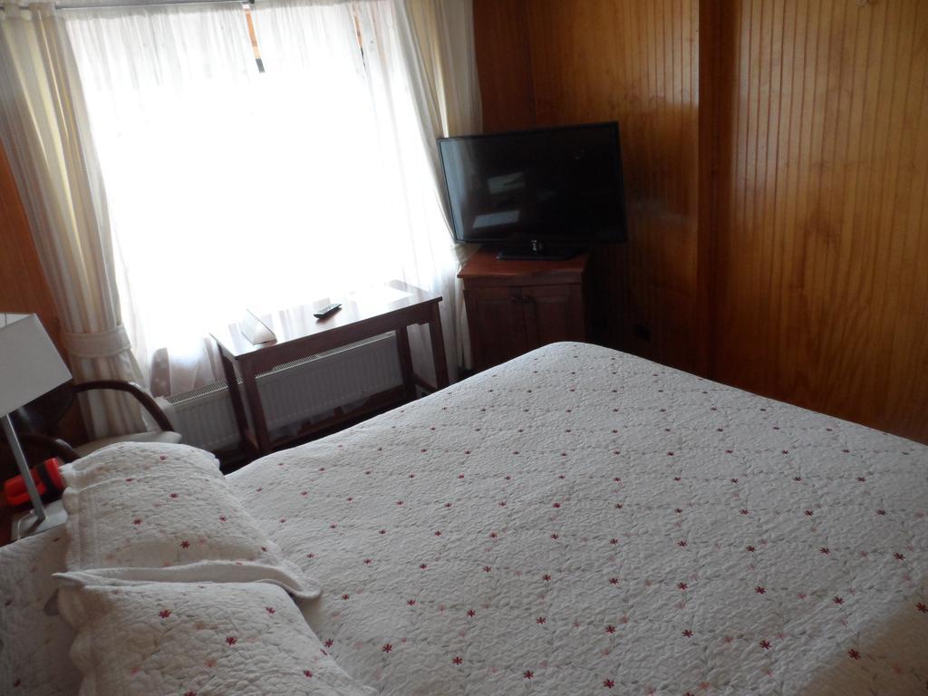 Hostal Espanol Coyhaique Εξωτερικό φωτογραφία