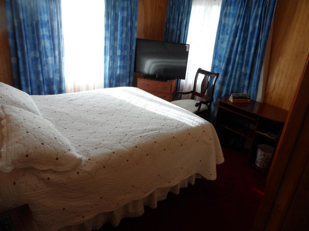 Hostal Espanol Coyhaique Εξωτερικό φωτογραφία