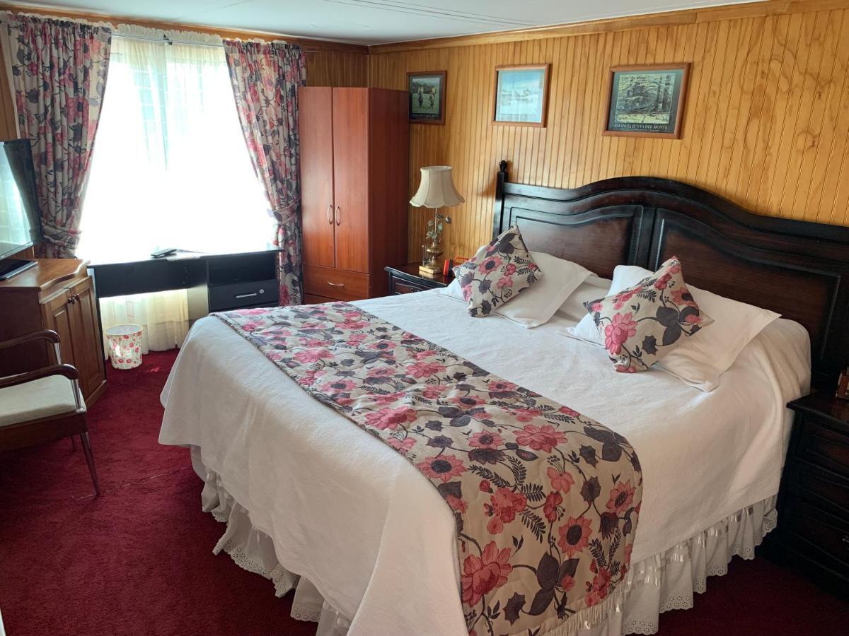 Hostal Espanol Coyhaique Εξωτερικό φωτογραφία